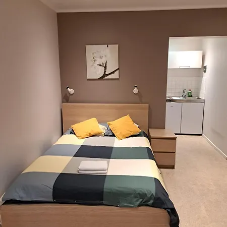 Rachel 03 Apartment Mons